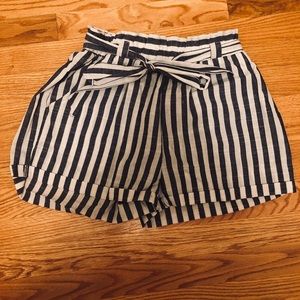 Paperbag Self-tie Shorts